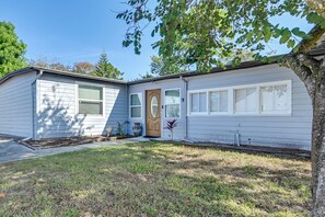 Interior - Newly Remodeled Home 1 Mi to Dtwn New Port Richey (New Port Richey)