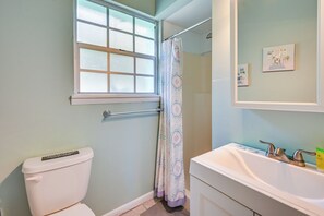 Apartment (0 Bedroom) | Interior - 7 Mi to Historic Dtwn! New Port Richey Cottage (New Port Richey)