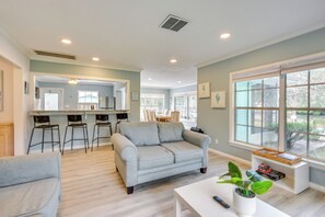 House (2 Bedrooms) | Interior - Relax on the Grand River! Bright Waterfront Home (New Port Richey)