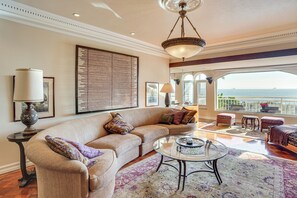 Apartment (2 Bedrooms) | Interior - Beachfront Living in Long Beach: 2,500 Sq Ft Condo (Long Beach)