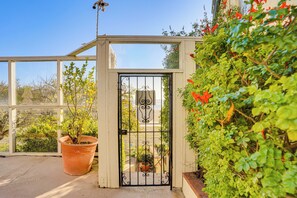 Apartment (2 Bedrooms) | Interior - Beachfront Living in Long Beach: 2,500 Sq Ft Condo (Long Beach)