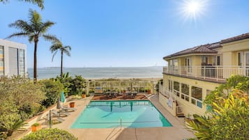 Apartment (2 Bedrooms) | Front of property