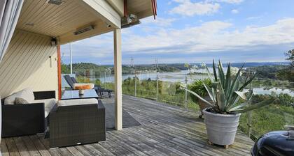 Wonderful villa with panoramic sea view | SE09144