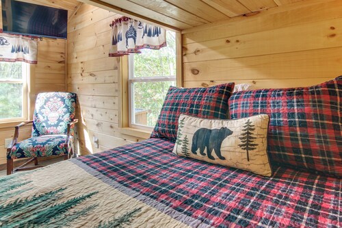 6 Mi to Great Smoky Mtns: Cozy Retreat in Cosby!