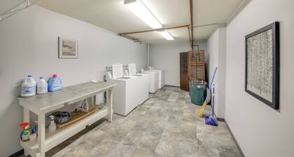 Walk to Chair Lift: Mtn-view Schweitzer Studio!