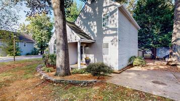 House (3 Bedrooms) | Front of property