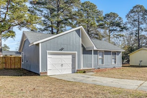 House (3 Bedrooms) | Interior - Quiet & Modern Family Home in Spring Lake (Spring Lake)