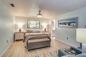 House (2 Bedrooms) | Interior - 4 Mi to Beach: Port Charlotte Home w/ Pool & Yard! (Port Charlotte)