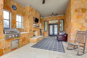 House (3 Bedrooms) | Interior - 3 Mi to Lake! Belton Getaway w/ Outdoor Kitchen (Belton)