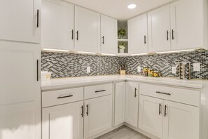 Interior - 1 Mi to Otsego Lake: All-season Family Home (Gaylord)