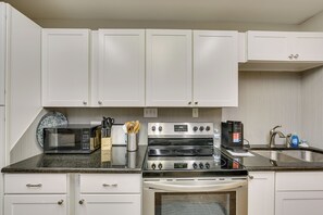 Apartment (0 Bedroom) | Interior - Wfh-friendly! Efficiency Studio in Lindale (Lindale)