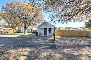 Apartment (0 Bedroom) | Interior - Wfh-friendly! Efficiency Studio in Lindale (Lindale)