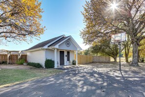 Apartment (0 Bedroom) | Front of property - Wfh-friendly! Efficiency Studio in Lindale (Lindale)