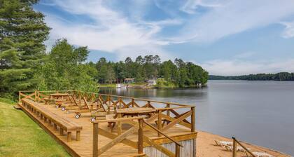 Quiet Lake Nokomis Cabin, 8 Mi to Dtwn Tomahawk!