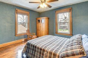 House (3 Bedrooms) | Interior - Walk to Marshall University: Home w/ Private Yard! (Huntington)
