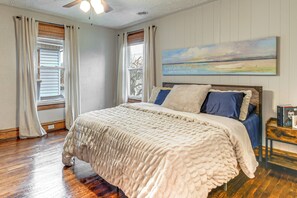 Interior - Walk to Marshall University: Home w/ Private Yard! (Huntington)