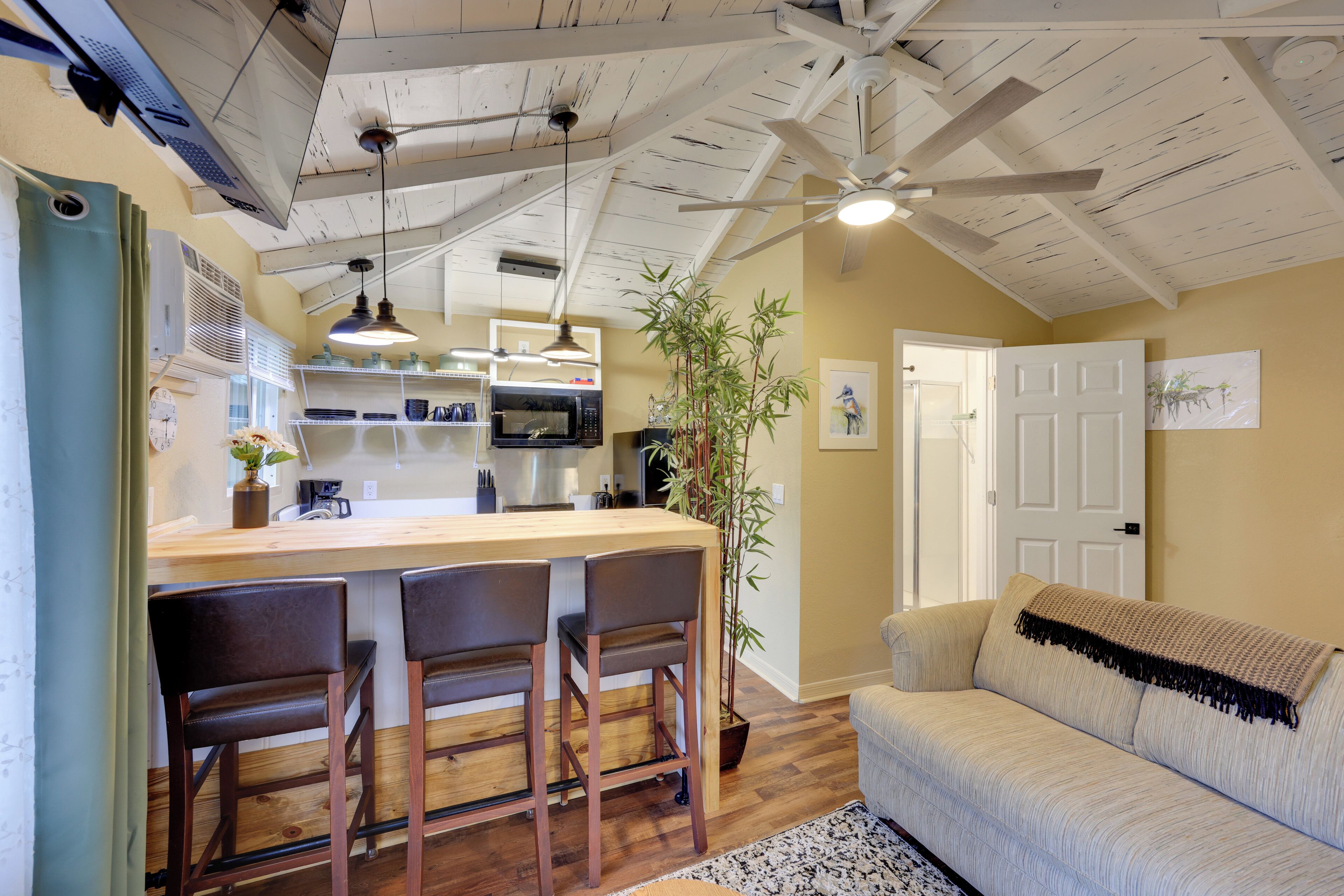 House (1 Bedroom) | Interior