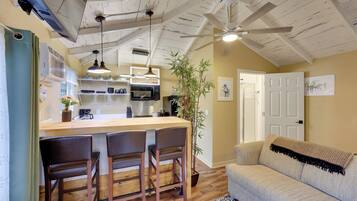 House (1 Bedroom) | Interior