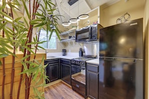 House (1 Bedroom) | Interior - Bass Fishing Paradise w/ Shared Dock in Hawthorne! (Hawthorne)