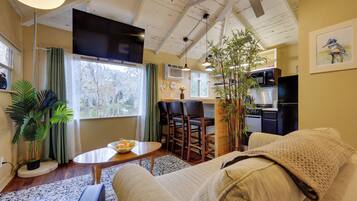 House (1 Bedroom) | Interior