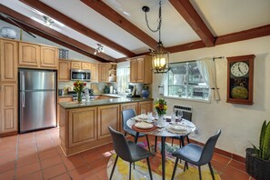 Apartment (1 Bedroom) | Interior - Creative Socal Escape! Trabuco Canyon Casita (Silverado)