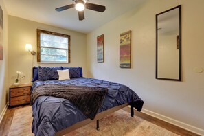 House (2 Bedrooms) | Interior - Hawthorne Angler's Cabin w/ Lake + Dock Access! (Hawthorne)