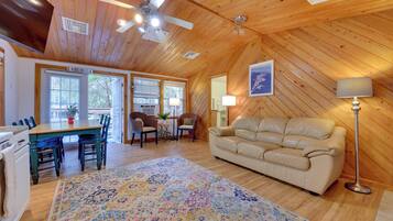 House (1 Bedroom) | Interior