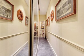 Apartment | Interior - Historic Elegance in the Heart of Marais - 6p/2br (Paris)