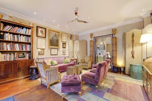 Apartment | Living area - Historic Elegance in the Heart of Marais - 6p/2br (Paris)