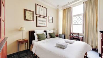 Apartment | 2 bedrooms, laptop workspace, iron/ironing board, bed sheets