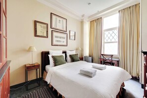 Apartment | 1 bedroom, iron/ironing board, bed sheets - Historic Elegance in the Heart of Marais - 6p/2br (Paris)