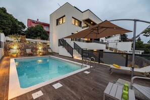 Outdoor pool - Villa Betelgeuse Supernova (Novi Vinodolski)