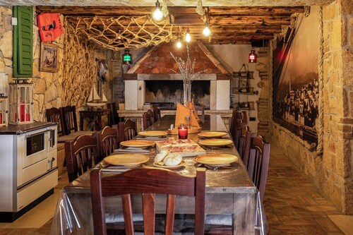 Villa Betelgeuse Supernova