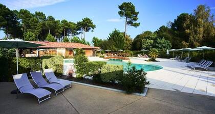 Apartment by Lake Parentis With Pool