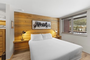 1 bedroom, free WiFi, bed sheets - Lakefront Mountain Condo - Near Ski Base, Shops, Dining (Keystone)