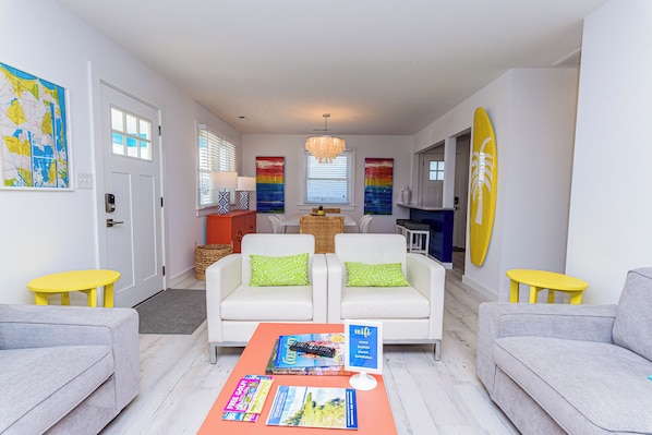 Smart TV - Casa Del Sol, 2 bedroom condo in Fenwick Island! Walking distance to the beach. Free WIFI, Shopping and more! (Fenwick Island)