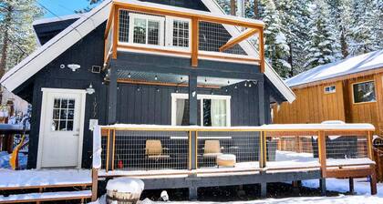 Blue Bear Cabin: Pet Friendly, EV Charger, BBQ