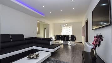 Villa | Salle de séjour | Cheminée