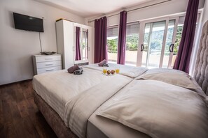 Villa | In-room safe, iron/ironing board, free WiFi - Villa Julija (Vodice)
