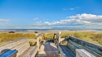 Townhome, 3 Bedrooms | Property grounds