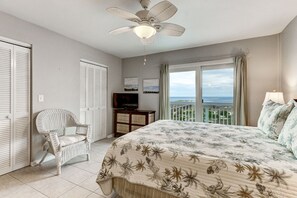 3 bedrooms, iron/ironing board, free WiFi - Cozy Oceanfront 3BR Townhouse Sandpiper Loop - 95066 (Fernandina Beach)