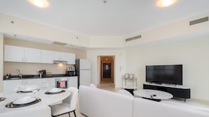 Unclassified image, 5 of 22, button - Stayshort - Modern 1 Bedroom Getaway Sleeps 4 in Dubai Marina (Dubai)