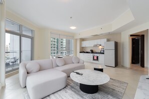 Room - Stayshort - Modern 1 Bedroom Getaway Sleeps 4 in Dubai Marina (Dubai)