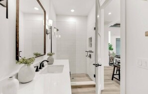 Hair dryer, towels, toilet paper - New! Beach House with heated pool/spa water slide! (Siesta Key)