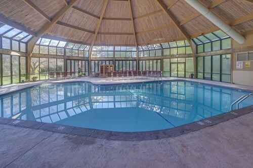 Pocono Paradise Ultimate Camelback Getaway 4 Bedroom Townhouse