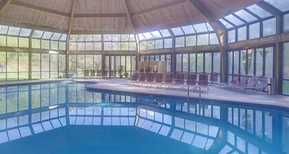 Pocono Paradise Ultimate Camelback Getaway 4 Bedroom Townhouse