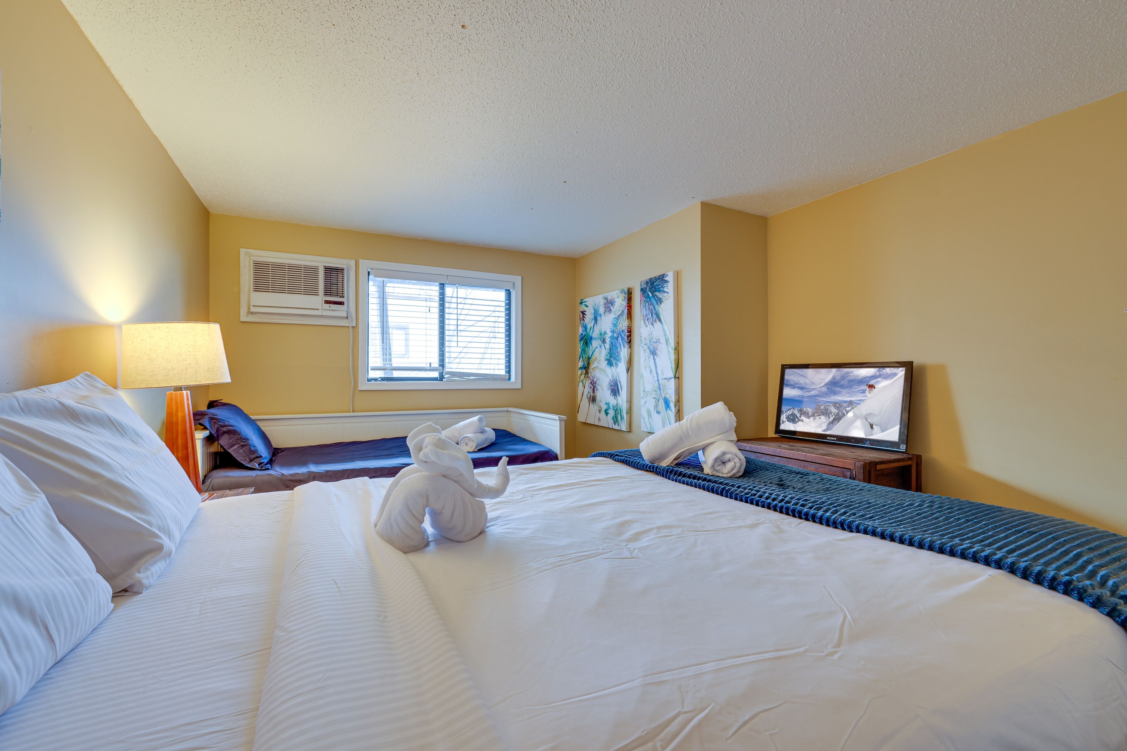 Townhouse, 4 soverom | 4 soverom, skrivebord for bærbar PC og strykejern/-brett