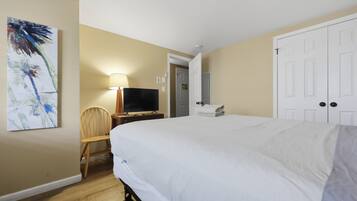 Casa geminada, 4 quartos | 4 quartos, escrivaninha, espaço de trabalho para notebook