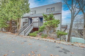 Townhome, 4 Bedrooms | Exterior - Pocono Paradise Ultimate Camelback Getaway 4 Bedroom Townhouse (Tannersville)