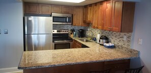 Apartamento, 2 habitaciones | Cocina privada | Frigorífico, cafetera o tetera y tostadora